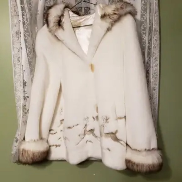 Penmans Jackets & Blazers - Elegant White Faux Fur Coat with Reindeer Design